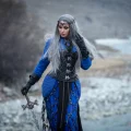 Возьмите Костюм средневековой северной королевы императрицы чародейки колдуньи воительницы Ведьмак Игра Престолов напрокат (Фото 1) в Москве