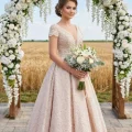 Возьмите Платье бальное расшитое жемчугом Pearl  напрокат (Фото 1) в Москве
