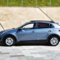 Возьмите Kia Rio X Line  напрокат (Фото 2) в Москве