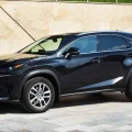 Возьмите Lexus NX 200 Рестайлинг  напрокат (Фото 1) в Москве