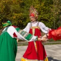 Возьмите Русско-народный женский костюм напрокат (Фото 2) в Москве