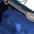 Возьмите Клатч ABS by Allen Schwartz Sequin clasp clutch blue/black	 напрокат (Фото 6) в Москве