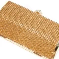 Возьмите Клатч Anna Sui Diamond clutch Gold/Silver	 напрокат (Фото 1) в Москве