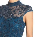 Возьмите Платье Adrianna Papell Beaded Stand Collar Gown напрокат (Фото 4) в Москве