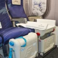 Возьмите Чемодан-кроватка для путешествий JetKids напрокат (Фото 1) в Москве