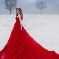 Возьмите Роскошное красное платье напрокат (Фото 1) в Санкт-Петербурге