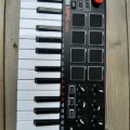 Возьмите MIDI контроллер AKAI MPK MINI II напрокат (Фото 1) в Москве