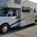 Возьмите 28ft Coachman Leprechaun напрокат (Фото 3) в Москве