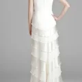 Возьмите Платье белое Tadashi Shoji Tiered Silk Gown with Brooch 46 размер напрокат (Фото 1) в Москве