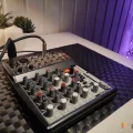 Возьмите Микшерный пульт Behringer 1002FX напрокат (Фото 1) в Москве