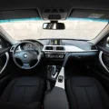 Возьмите BMW 318i 2017 г.в. напрокат (Фото 6) в Москве