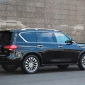 Возьмите Infiniti QX80  напрокат (Фото 3) в Москве