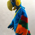 Возьмите РОСТОВАЯ КУКЛА ПОПУГАЙ КУЗЯ напрокат (Фото 3) в Москве