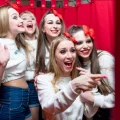 Возьмите Фотобудка или фотостойка напрокат (Фото 1) в Москве