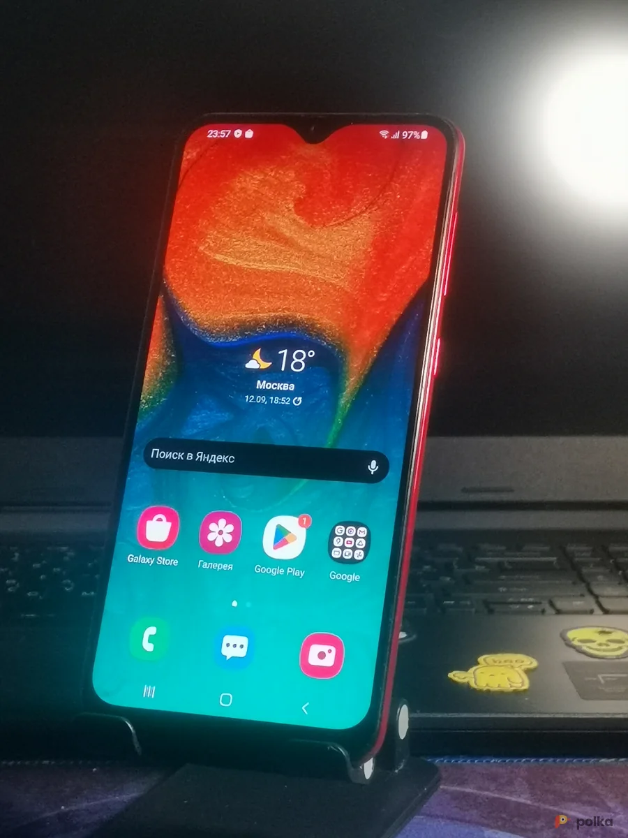 Возьмите Смартфон Samsung Galaxy A30 64/4 гб красный напрокат (Фото 1) в Москве