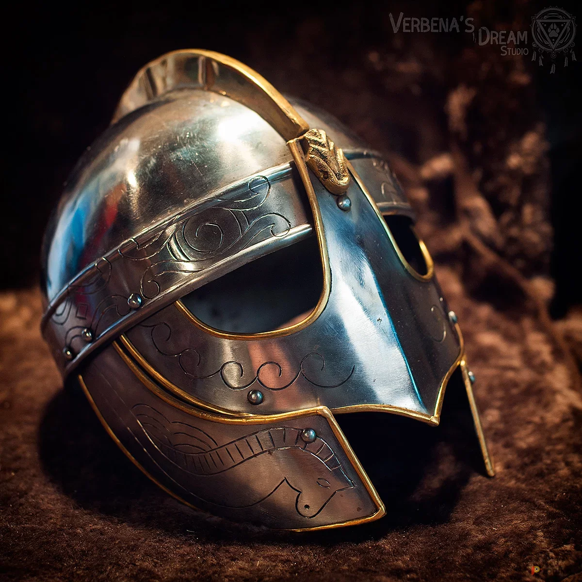 Возьмите Стальной нордический шлем напрокат (Фото 1) в Москве