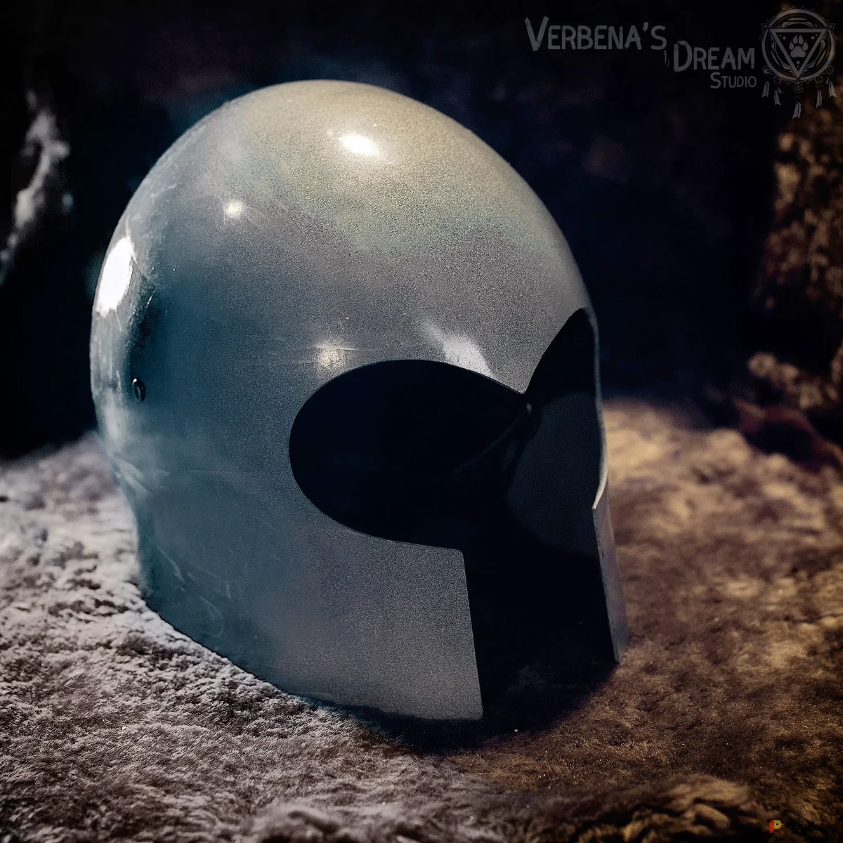 Возьмите Шлем Барбют напрокат (Фото 1) в Москве