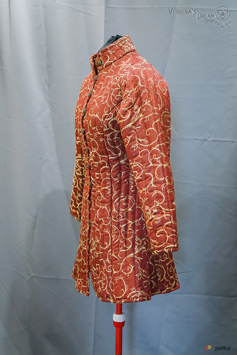 Возьмите Красный поддоспешник напрокат (Фото 1) в Москве