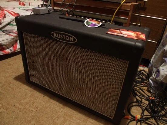 Возьмите Комбоусилитель для гитары мощность 100 ватт  напрокат (Фото 1) в Москве