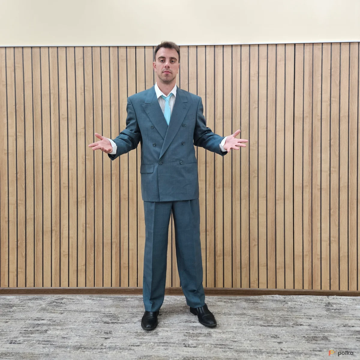 Возьмите Костюм деловой мужской зеленый напрокат (Фото 1) в Москве