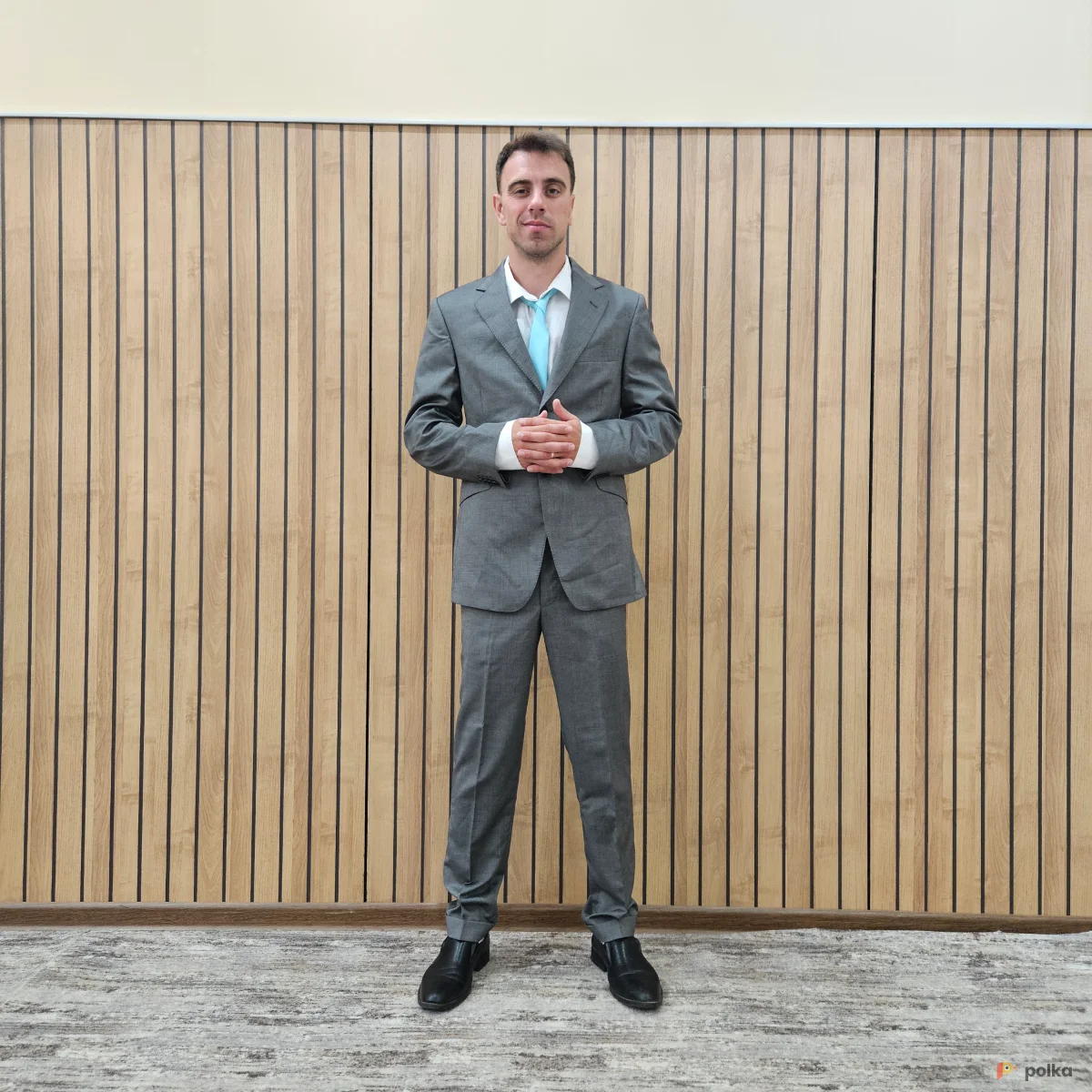 Возьмите Костюм деловой мужской серый напрокат (Фото 1) в Москве