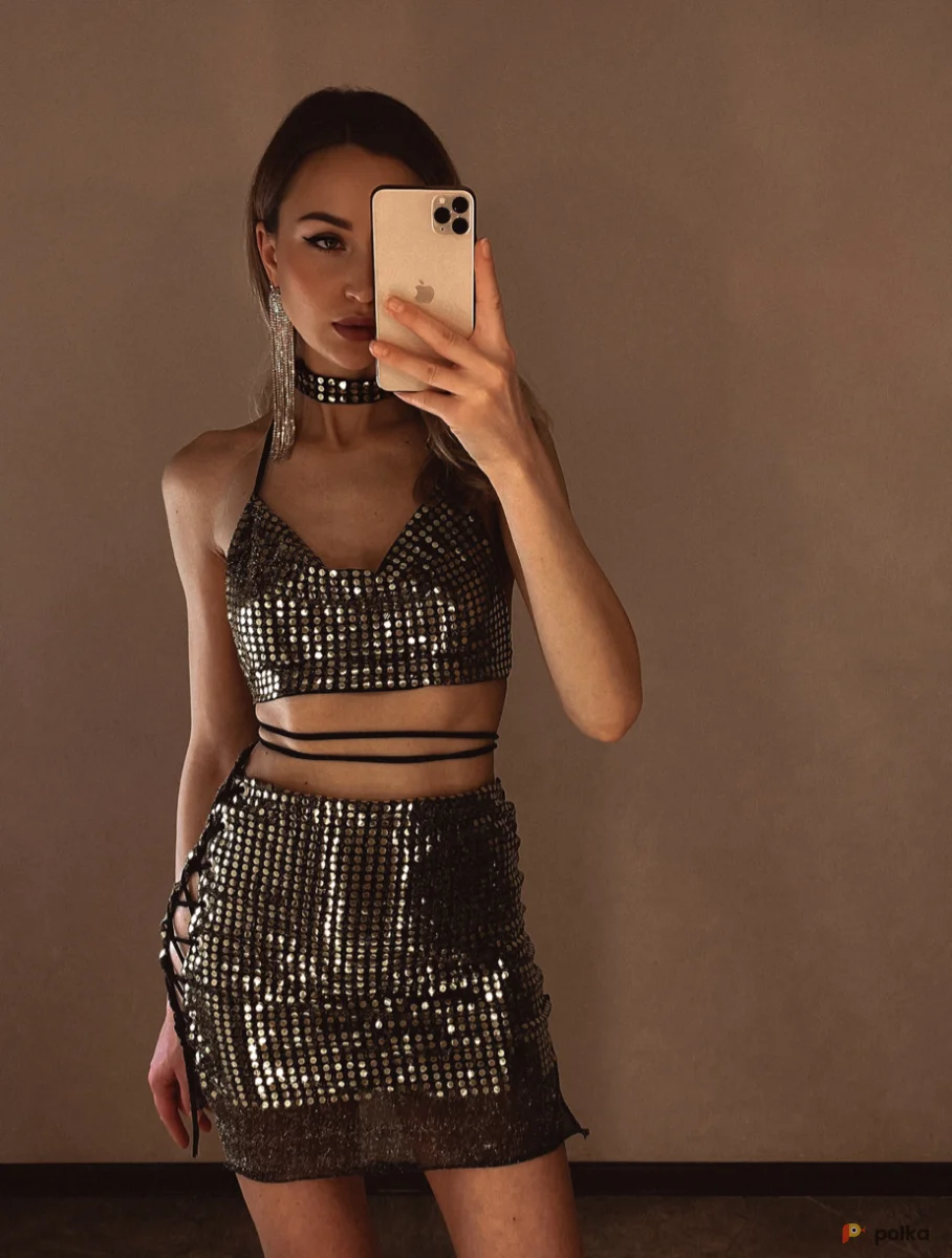 Возьмите костюм черный с золотыми пайетками напрокат (Фото 1) в Москве