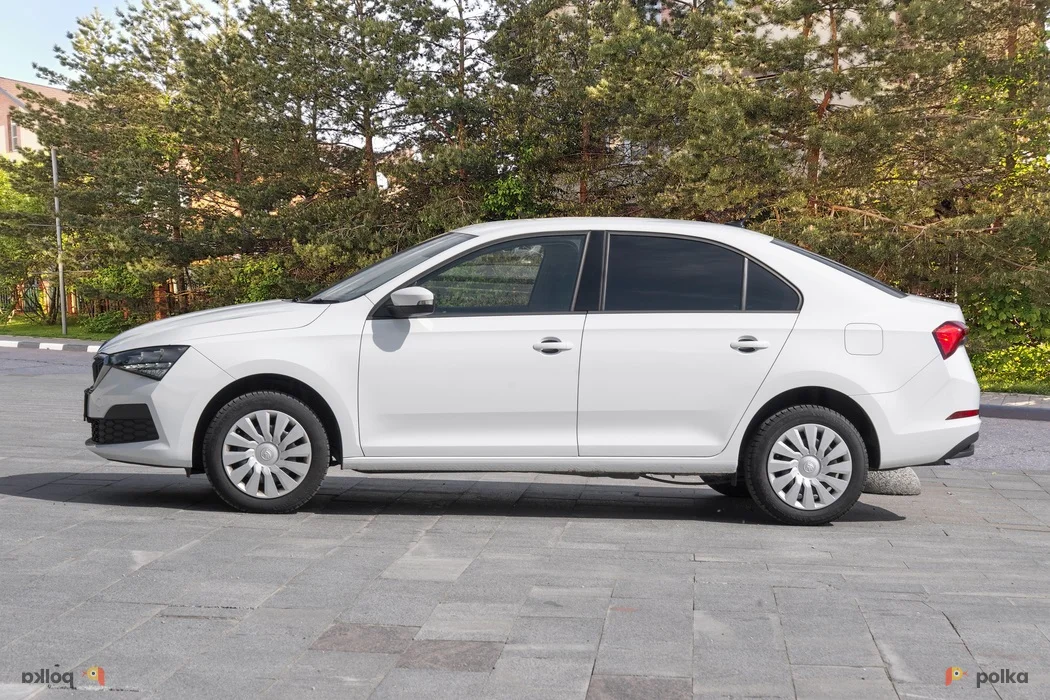 Возьмите Skoda Rapid АТ напрокат (Фото 1) в Москве