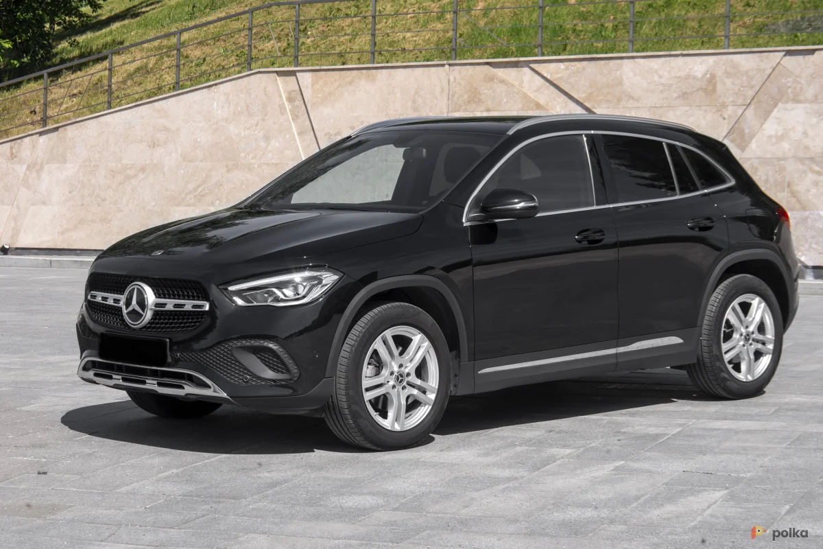 Возьмите Mercedes-Benz GLA напрокат (Фото 1) в Москве