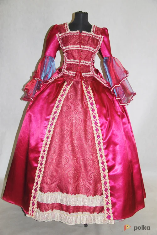 Возьмите ПЛАТЬЕ ПРИДВОРНАЯ ДАМА (малиновый атлас) напрокат (Фото 1) в Москве