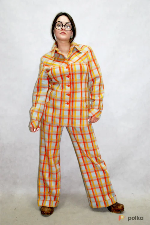 Возьмите ЖЕНСКИЙ КОСТЮМ 70-80 х годов (оранжевая клетка) напрокат (Фото 1) в Москве
