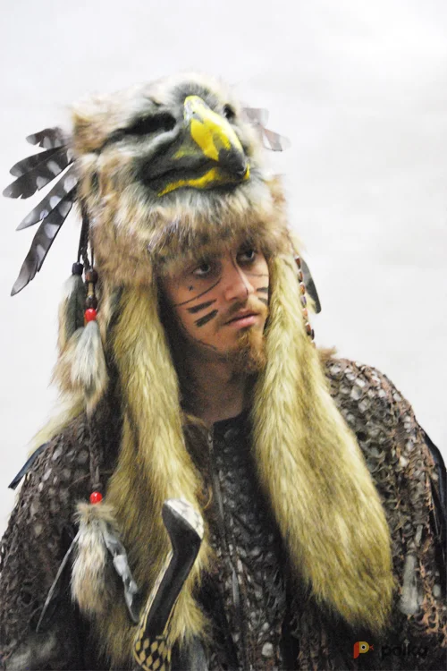 Возьмите ГОЛОВНОЙ УБОР ТОТЕМНЫЙ ОРЕЛ напрокат (Фото 1) в Москве