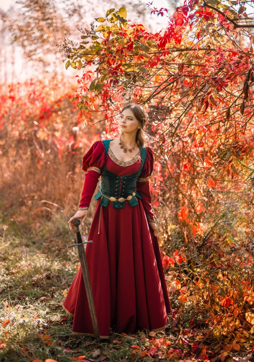 Возьмите Женский Средневековый образ Офелия напрокат (Фото 1) В Нижнем Новгороде