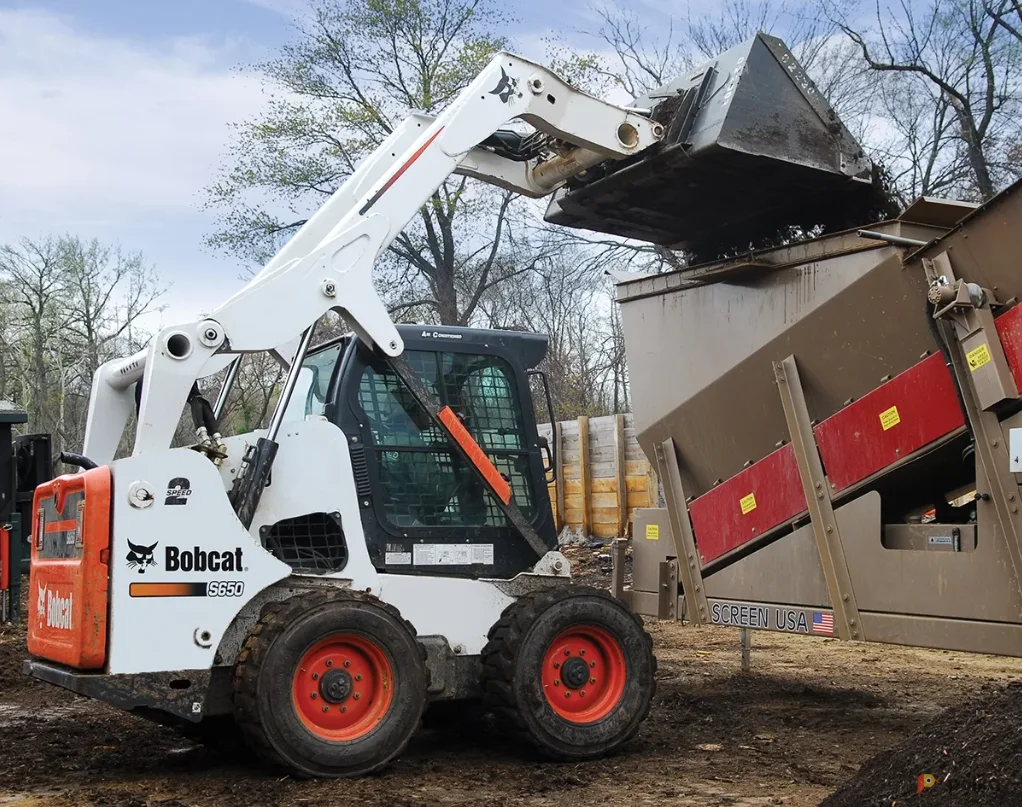 Возьмите мини-погрузчика Bobcat S650 напрокат (Фото 1) в Москве
