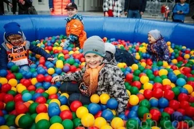 Возьмите Сухой бассейн - 5 метров напрокат (Фото 1) В Екатеринбурге