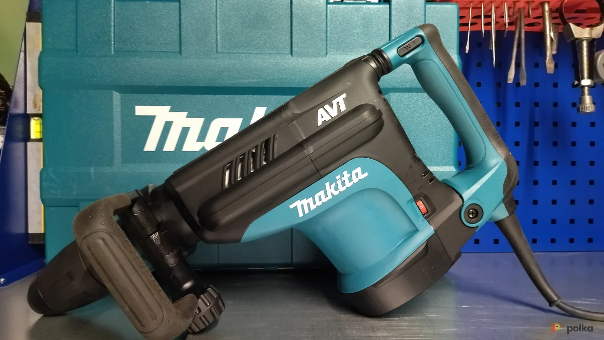 Возьмите Отбойный мотлоток Makita HM1213С напрокат (Фото 1) в Москве