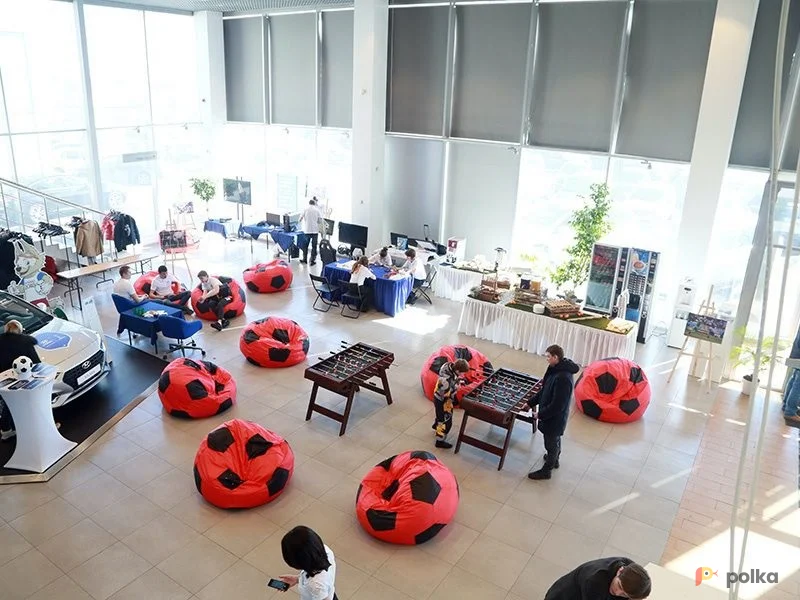 Возьмите Пуфики-кресло мешки футбольные 2-х цветные напрокат (Фото 1) в Москве