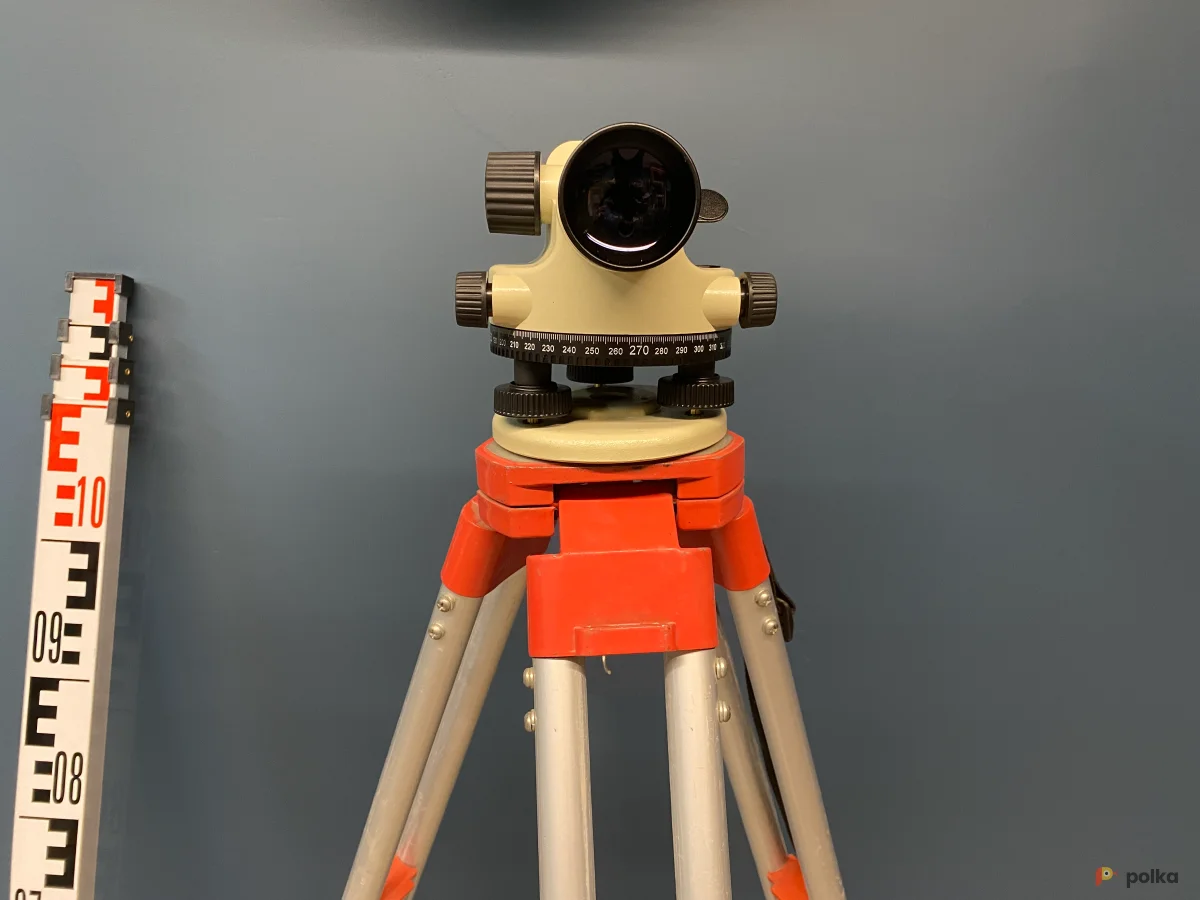 Возьмите Нивелир Ada 00117 со штативом и рейкой  напрокат (Фото 1) в Москве