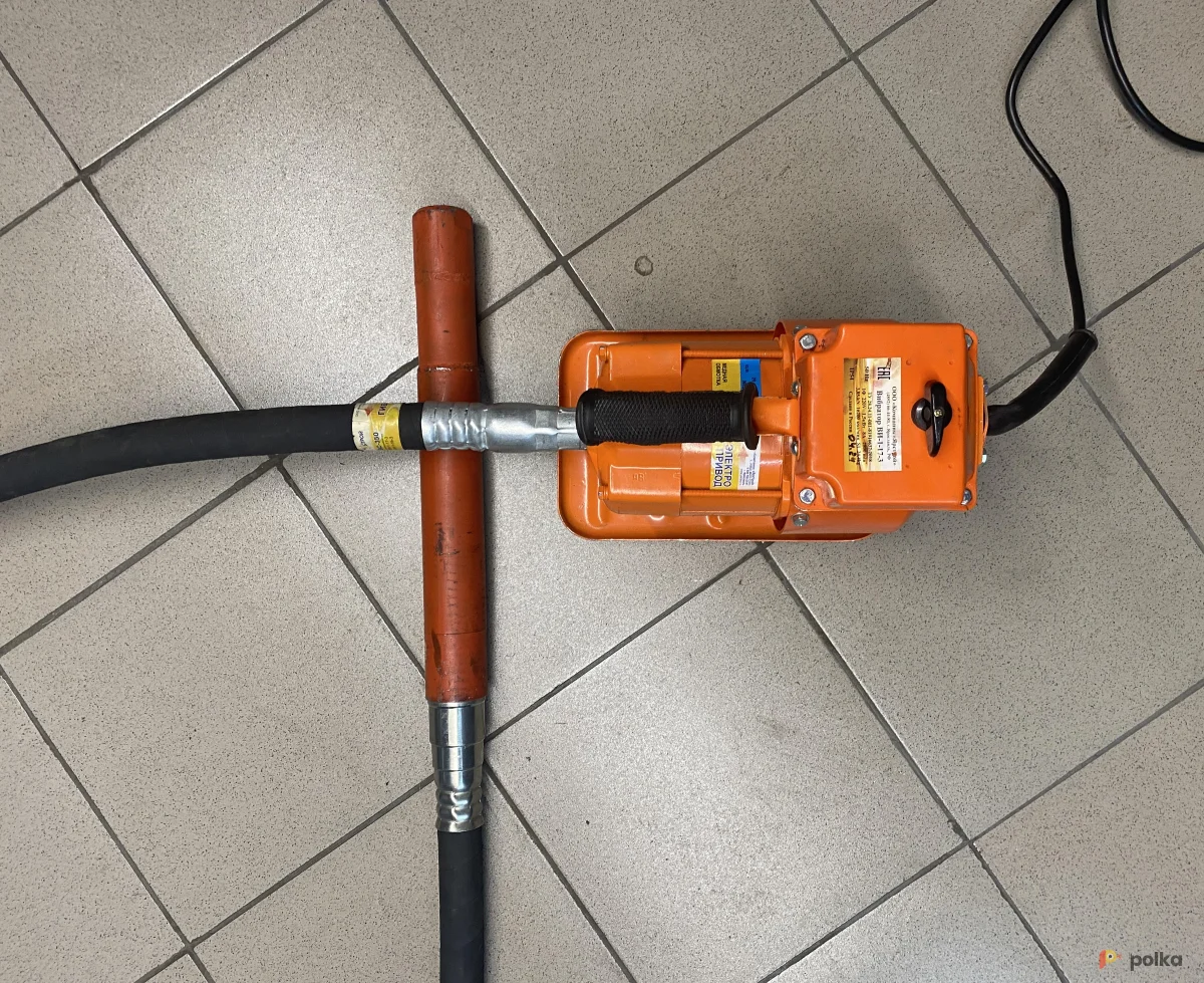 Возьмите Глубинный вибратор  ВИ-1-17-3  вал 3м, вибронаконечник 51 мм напрокат (Фото 1) в Москве