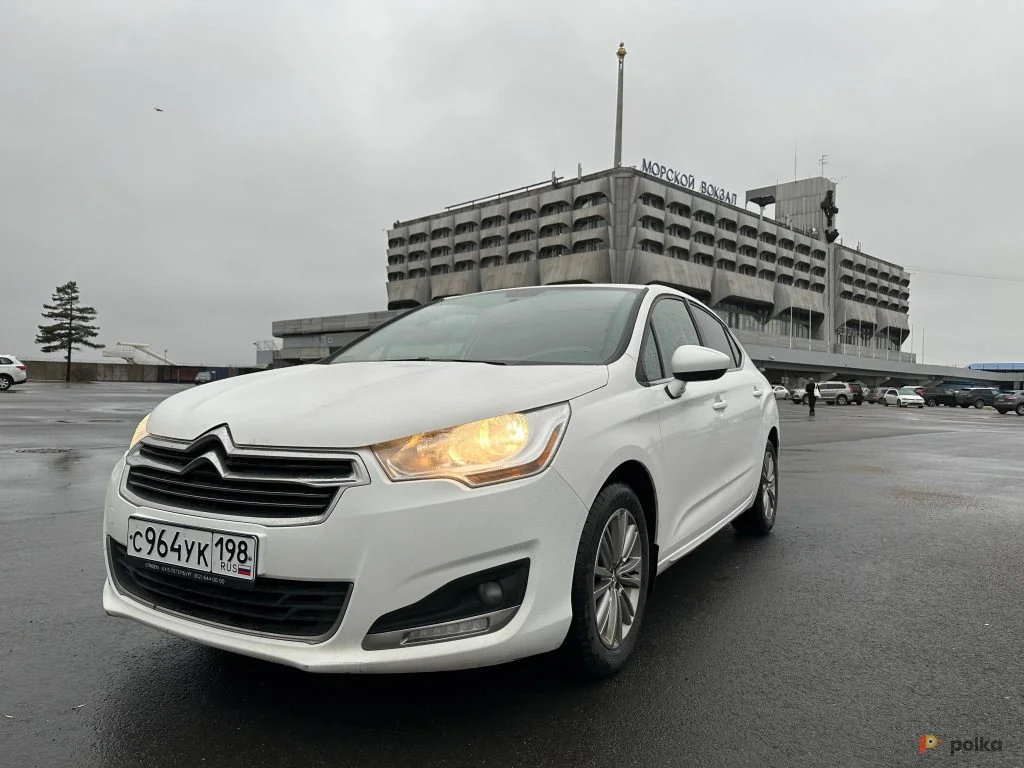 Возьмите Автомобиль Citroen C4 напрокат (Фото 1) в Санкт-Петербурге