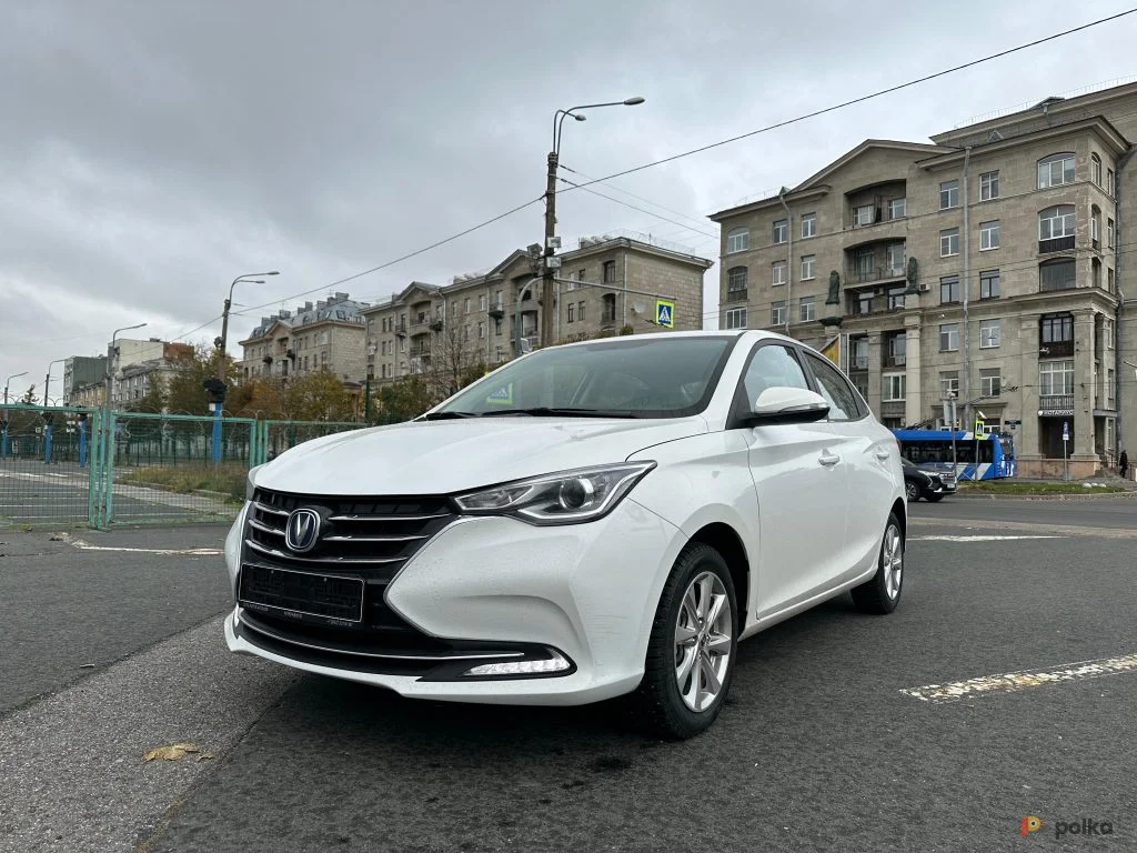 Возьмите Автомобиль Changan Alsvin напрокат (Фото 1) в Санкт-Петербурге