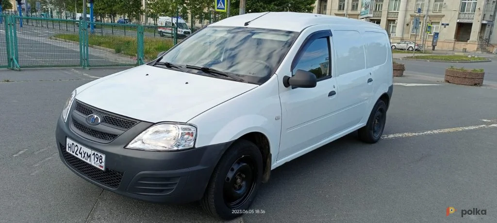 Возьмите Автомобиль Лада Ларгус напрокат (Фото 1) в Санкт-Петербурге