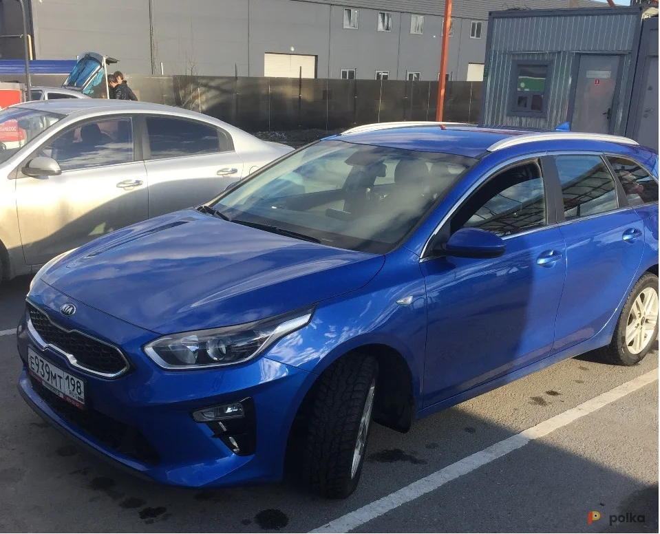 Возьмите Автомобиль  Kia Ceed SW напрокат (Фото 1) в Санкт-Петербурге