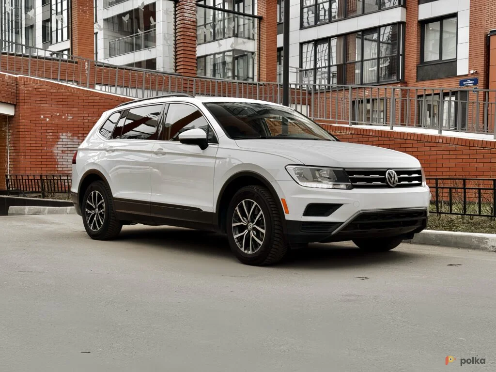Возьмите Автомобиль Volkswagen Tiguan SE напрокат (Фото 1) в Санкт-Петербурге