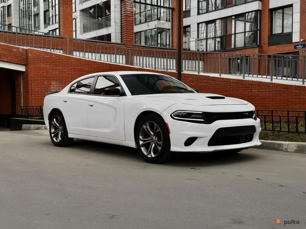 Возьмите Автомобиль Dodge Charger напрокат (Фото 1) в Санкт-Петербурге