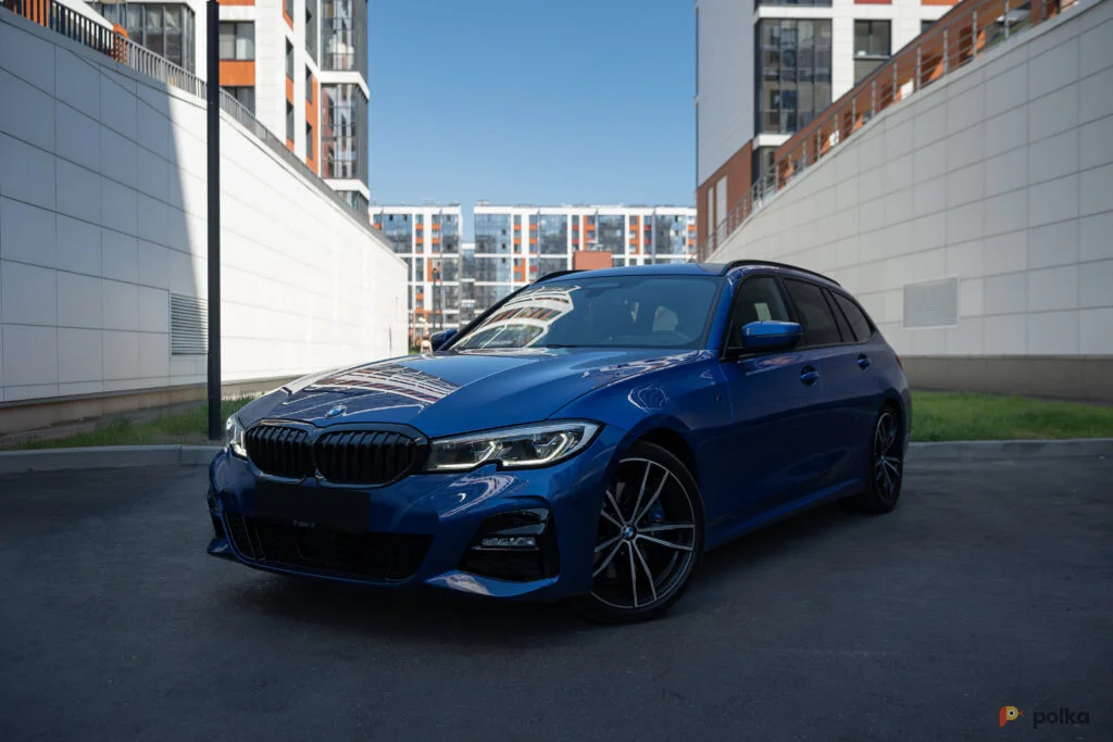 Возьмите Автомобиль BMW 320D TOURING напрокат (Фото 1) в Санкт-Петербурге
