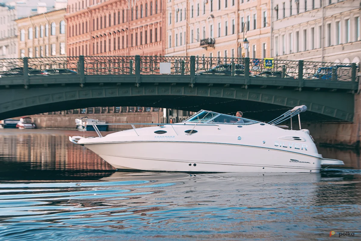 Возьмите Прогулочная яхта катер Сильвер  напрокат (Фото 1) в Санкт-Петербурге