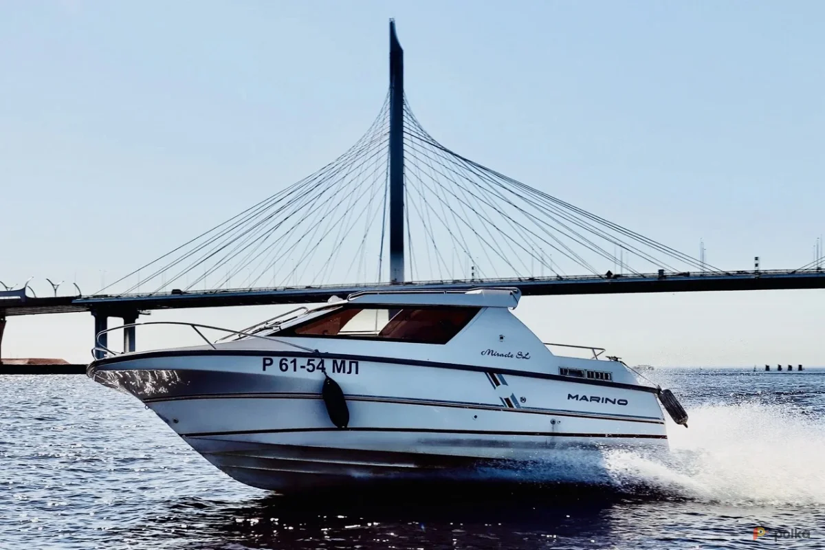 Возьмите Прогулочная яхта катер Marino Aperol Lux напрокат (Фото 1) в Санкт-Петербурге