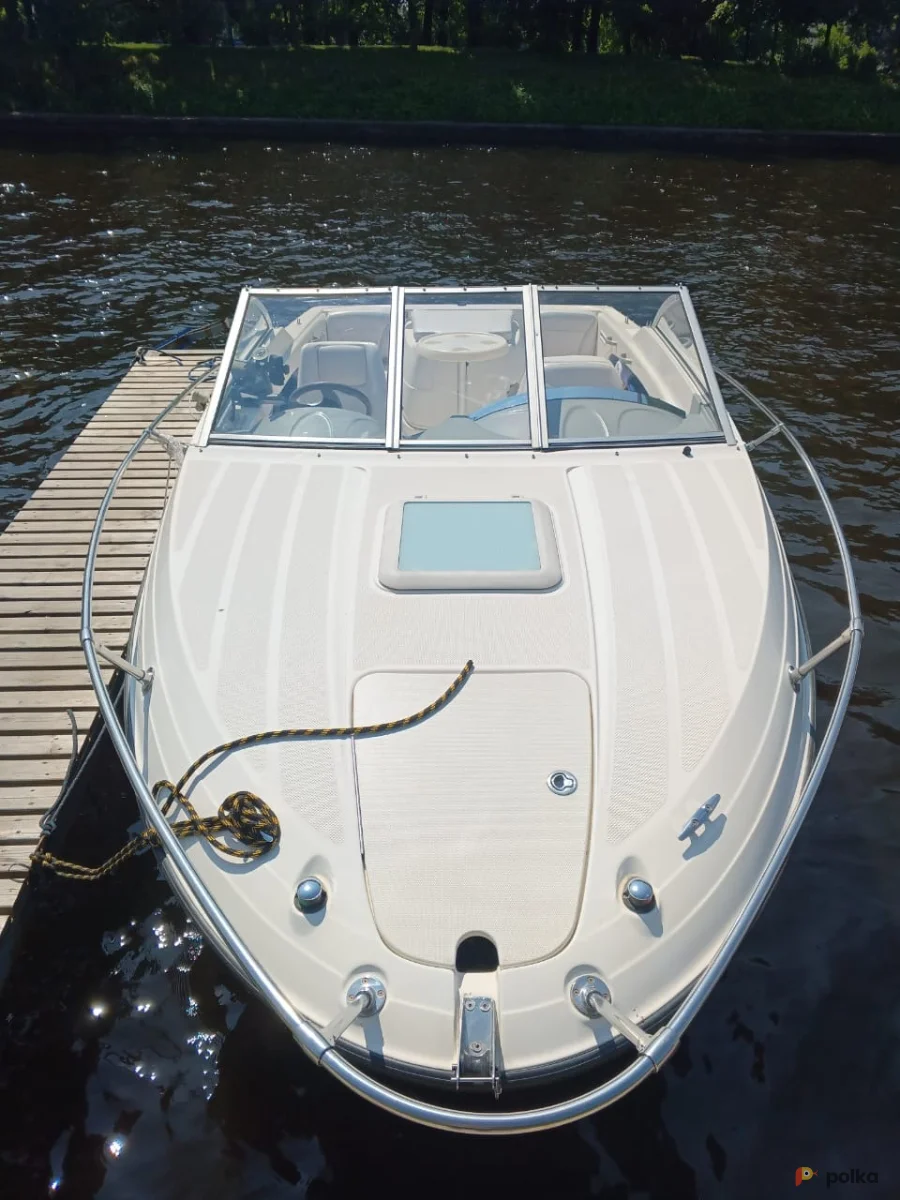 Возьмите Катер прогулочный с капитаном Bayliner Discovery 192 напрокат (Фото 1) в Санкт-Петербурге