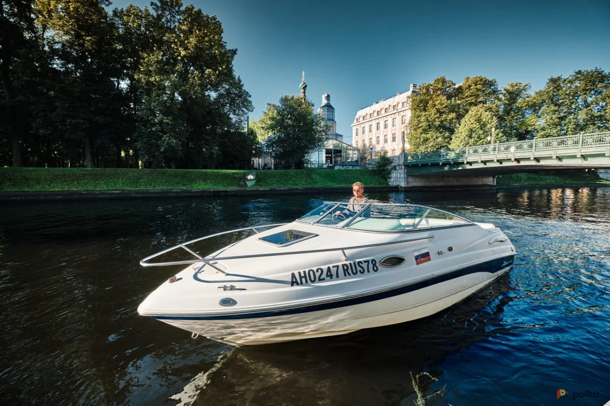 Возьмите  катер Chaparral 215 напрокат (Фото 1) в Санкт-Петербурге