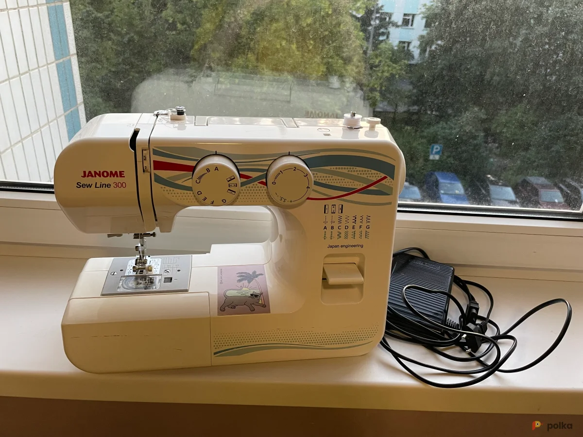 Возьмите Швейная машинка  JANOME SEW LINE 300 напрокат (Фото 1) в Москве